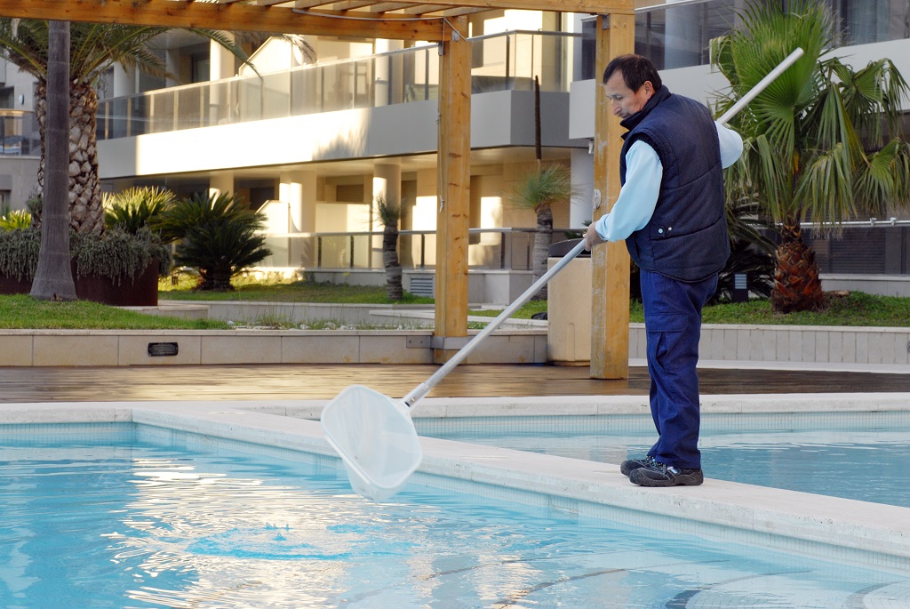 Limpieza en comunidades de propietarios: El cuidado de la piscina